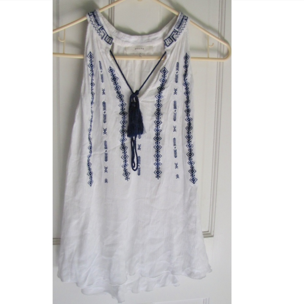 Flowy blouse with tassled tie